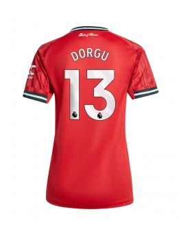 Manchester United Patrick Dorgu #13 Replika Hemmakläder Dam 2025-26 Kortärmad